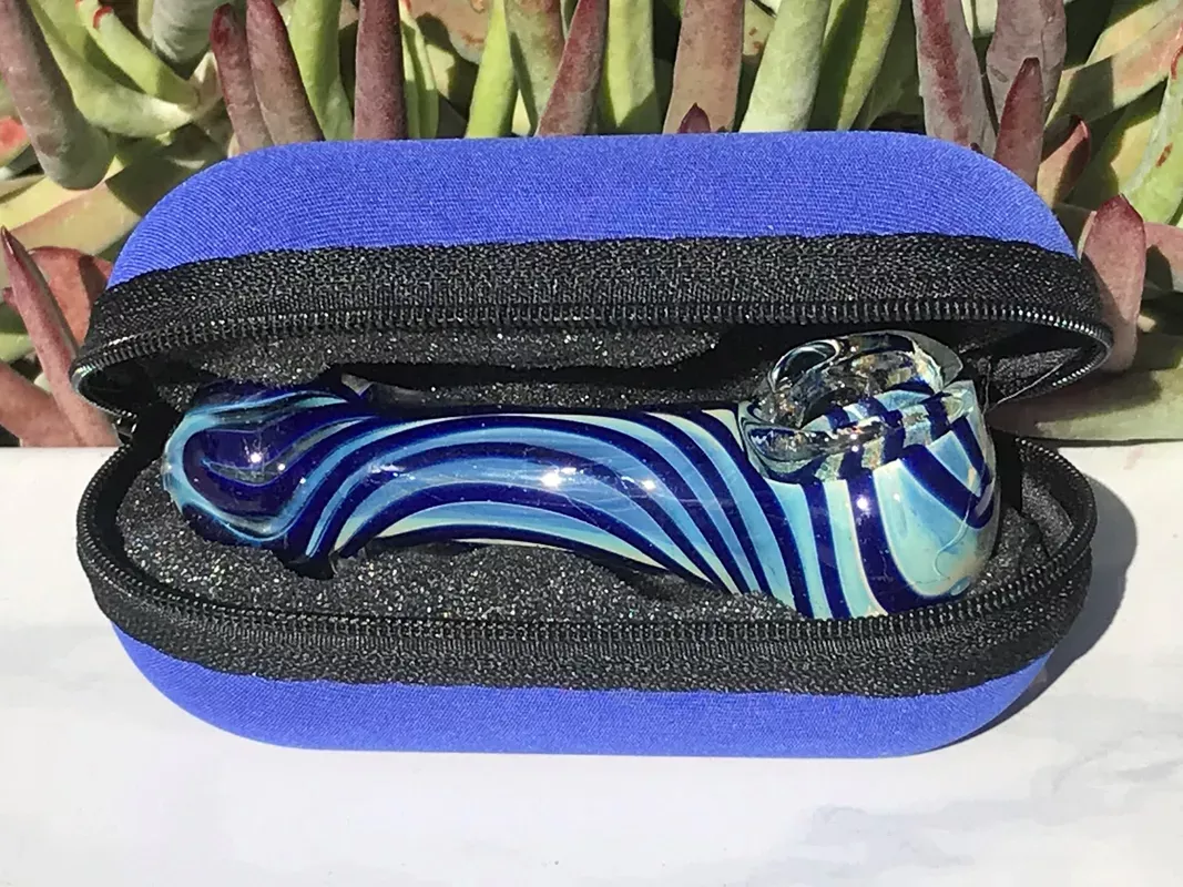 4 ” Thick Fumed Glass Best Hand Spoon Pipe w/Bowl & Zipper Padded Hard Case – Dark n’ Light Blues Swirl