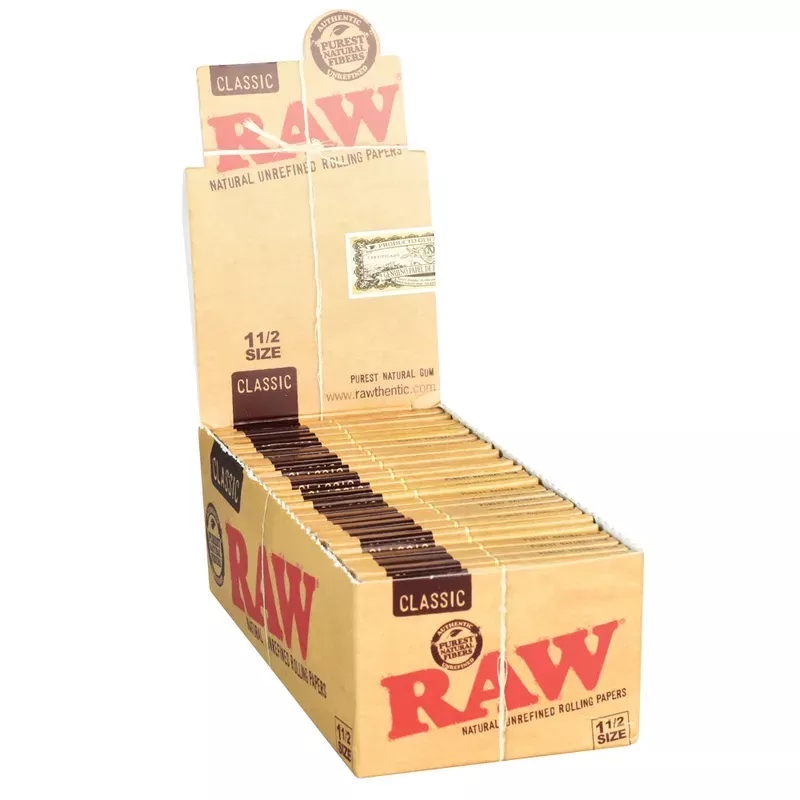 Raw Classic Rolling Papers 25pc Display – 1 1/2 ” Size, 33 Leaves/Booklet